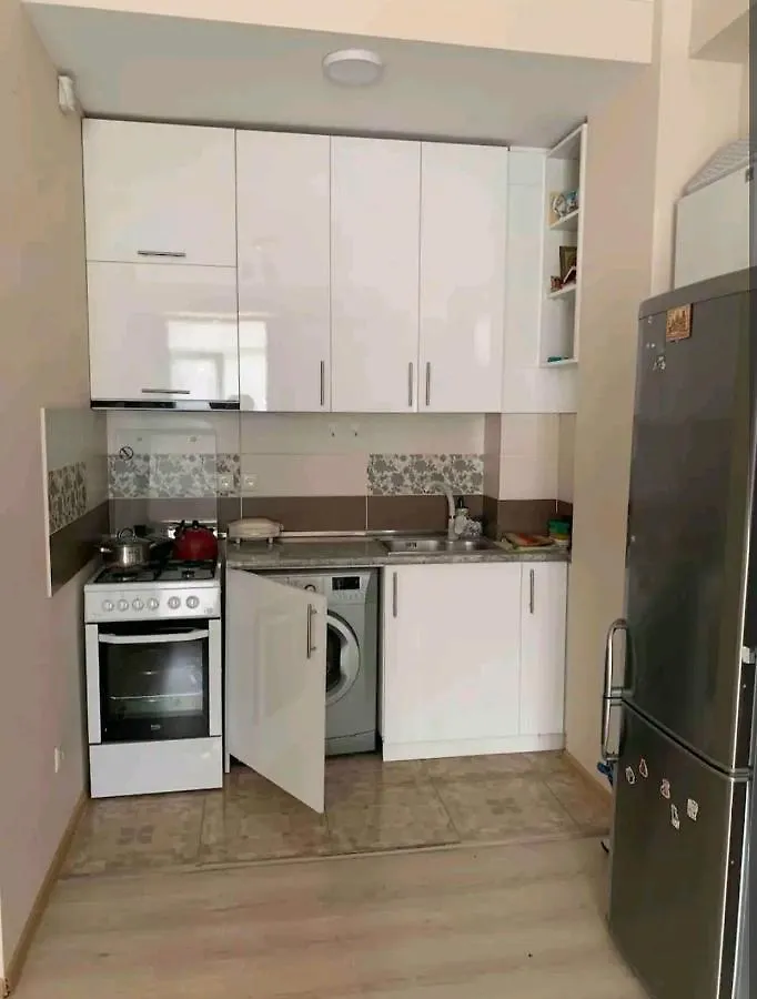 Modern 2-Bedroom Flat In The Center Of The City Тбилиси Апартаменты